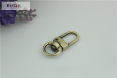 Factory directly sale light gold zinc alloy dog snap swivel hook RL-SP071