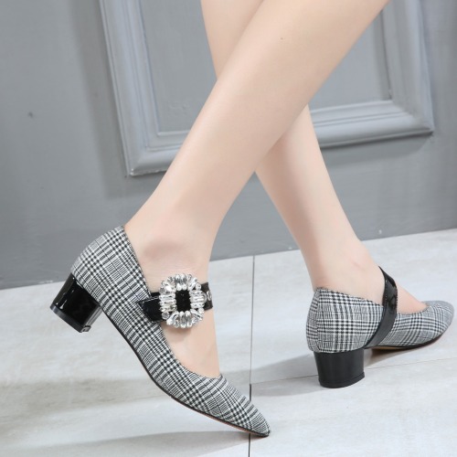 Wholesale Women's Grids Fabric Chunky Sandal Shoes
