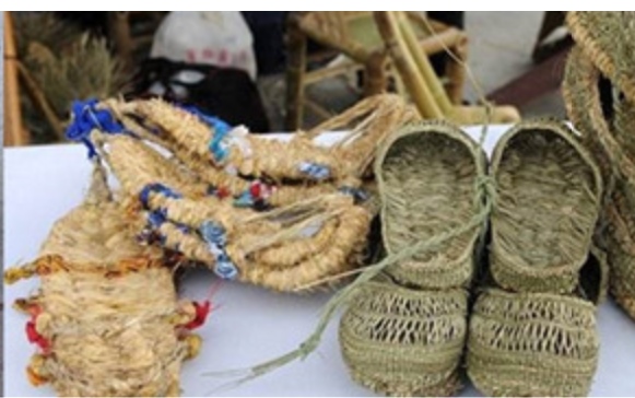 The straw shoes type