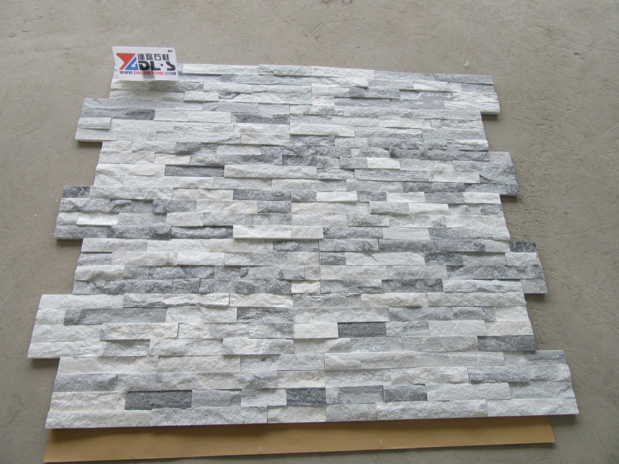 slate cultured stone.jpg