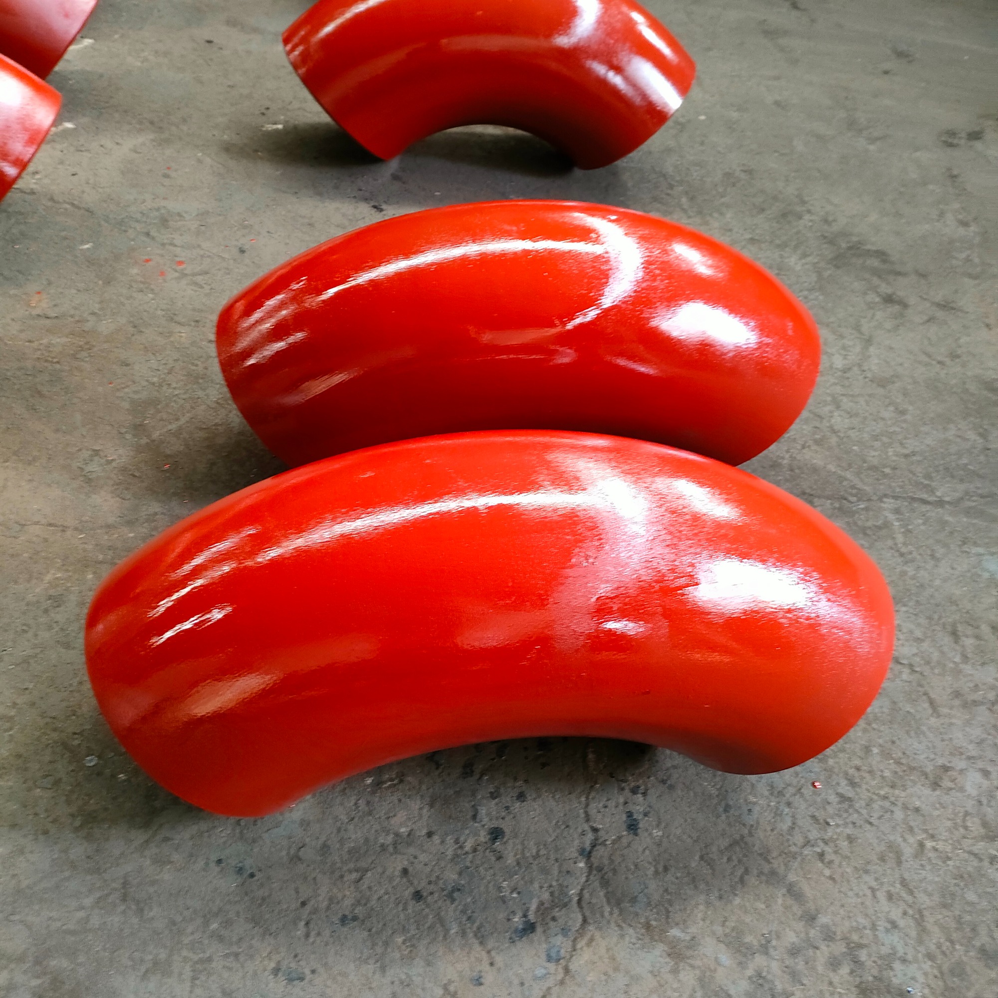 The difference between butt welded elbows and straight seam elbows