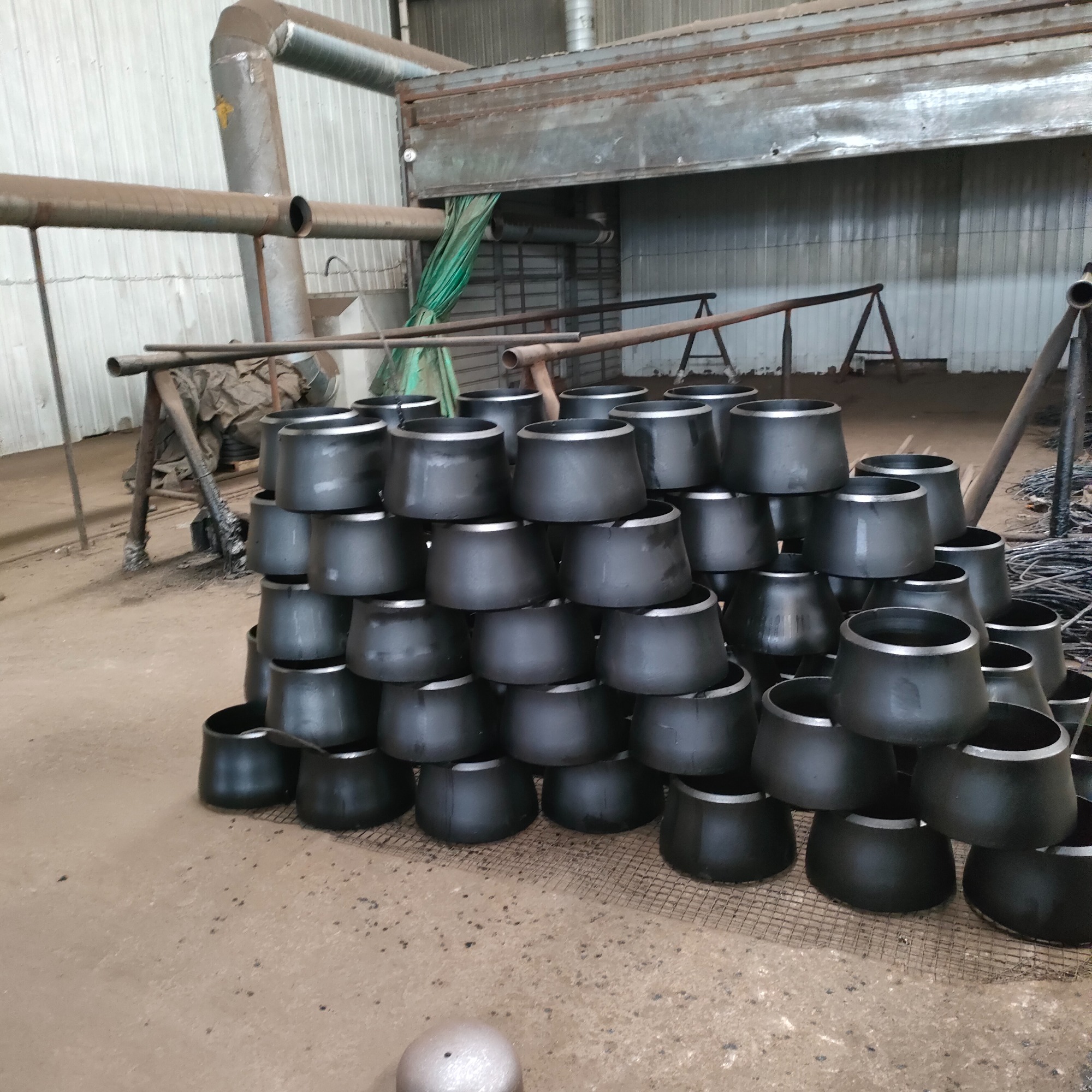 The production process of carbon steel reducers mainly includes the following methods