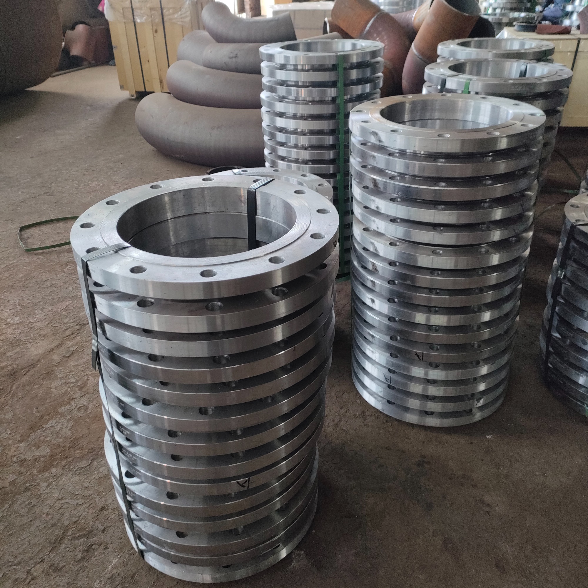 What are the factors that affect bolt flange sealing?