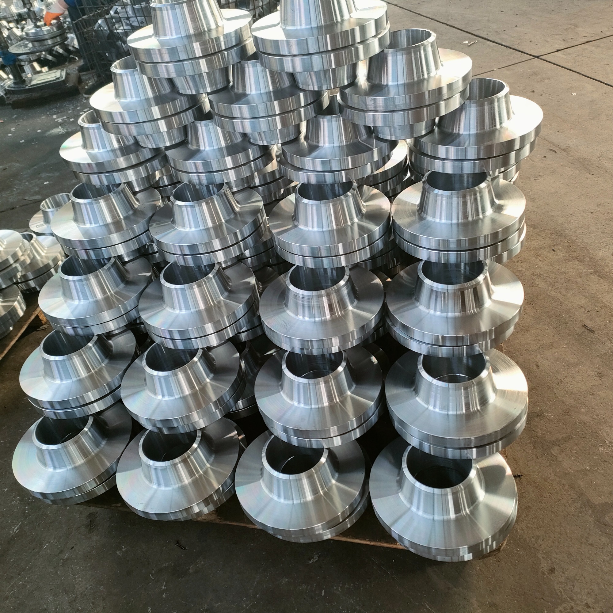 Surface Treatment Methods for Carbon Steel Flanges