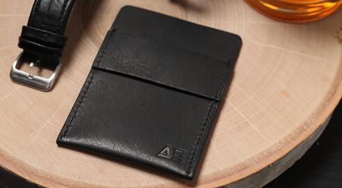 Wallet by Nicholas Lawrence (Gimmick Not Included)
