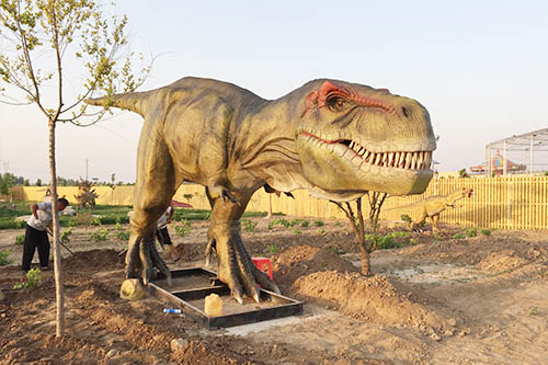 T-rex simulation life size model