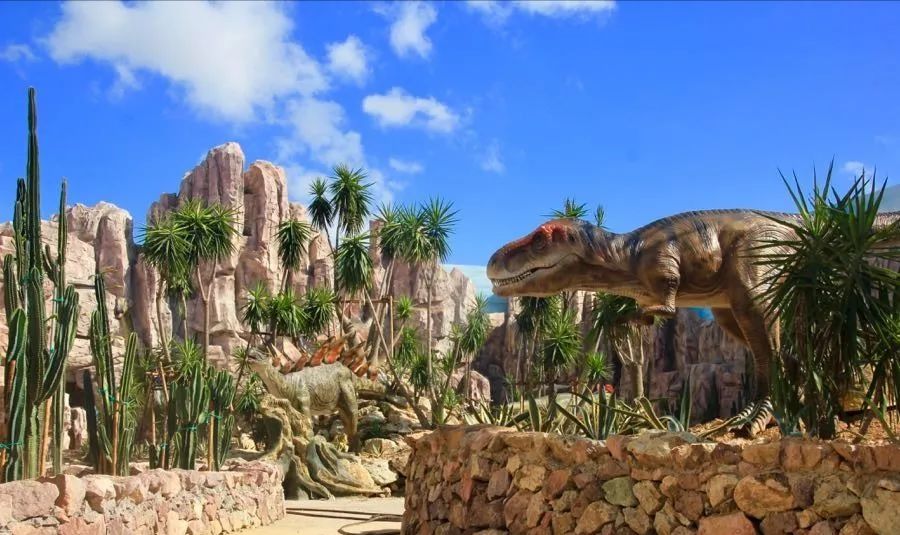 Dinosaur amusement park in Holland