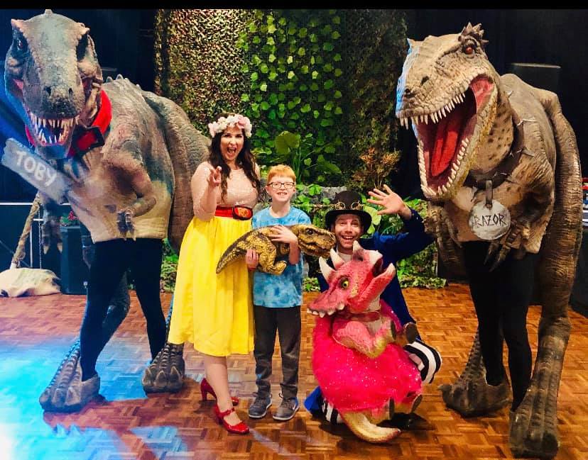 Show de disfraz de dinosaurio de Australia
