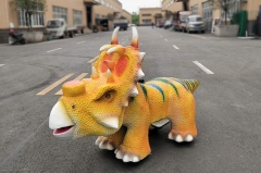 Scooter de dinosaurio realista para centro comercial
