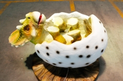 Modelo de huevo de dinosaurio personalizado a la venta