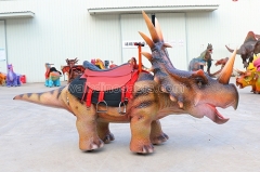 Styracosaurus ride on dinosaurs