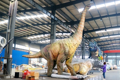 Animatronic Brachiosaurus