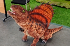 Dinosaurio del parque de atracciones más popular