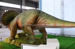 Dinosaurio del parque de atracciones más popular