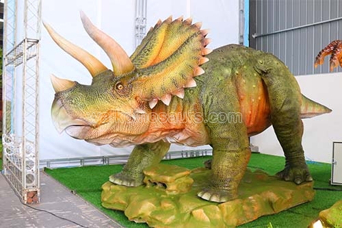 Dinosaurio del parque de atracciones más popular