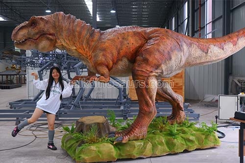 Dinosaurio del parque de atracciones más popular