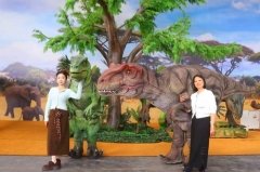 Life-size Animatronic Dinosaur Costume 5m, Walking Dinosaur Suit for Rentals and Events