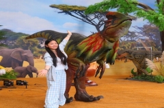 Life-size Dilophosaurus Walking Dinosaur Costume with Roaring Sound and Opening Frill