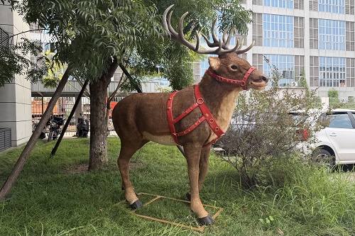 Large Animatronic Reindeer Christmas Decoration for Shopping Mall Theme Park Hotel Winter Festival Christmas Market Event Prop