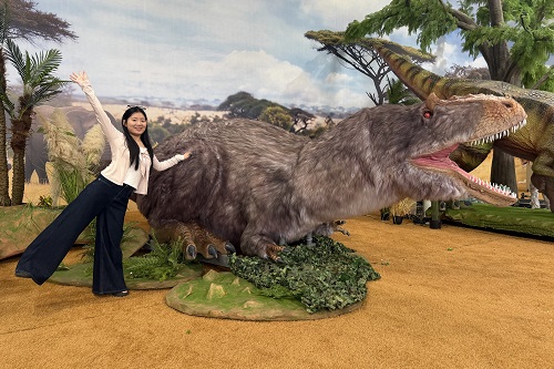 Animatronic Dinosaur Yutyrannus Feathered Life Size 8m Robotic Model with Sleeping Posture for Theme Park