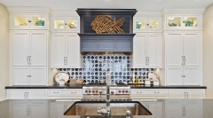 Hampton kitchen with rustic island -Allandcabinet