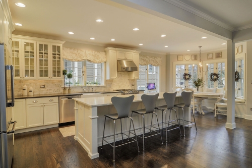 Provincial kitchen with white shaker door and mullion door-Allandcabinet