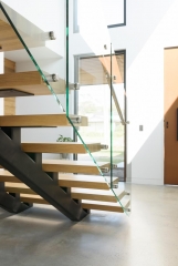 Double stringer staircase with standoff glass railing-Allandhousing (1)