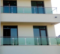 Top mounted glass balustrade with stainless steel post for exterior
