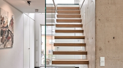 Glass wall freestanding floating staircase cantilever stairs