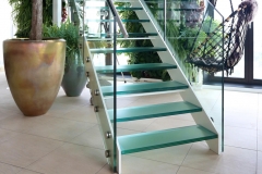 Contemporary glass staircase design for modern homes