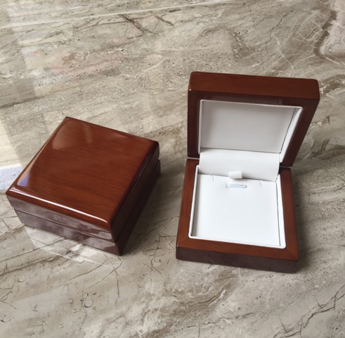 Timber Pendant Box