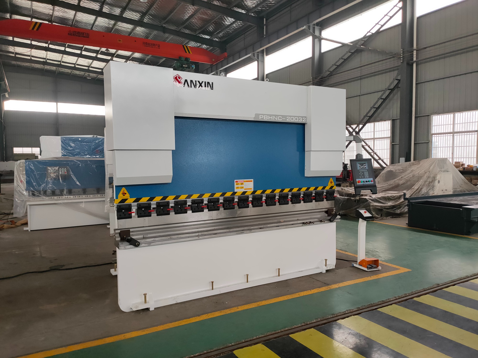 E300 CNC press brake machine