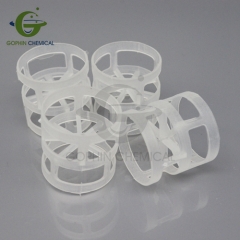 El anillo de plástico Pall es el embalaje aleatorio de plástico de primera generación. En comparación con el anillo Raschig, la mejora más importante es aumentar dos filas de lígula interna.