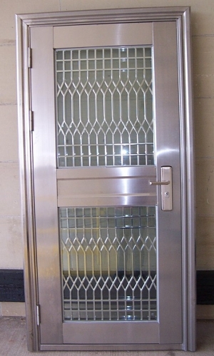 STAINLESS STEEL DOOR