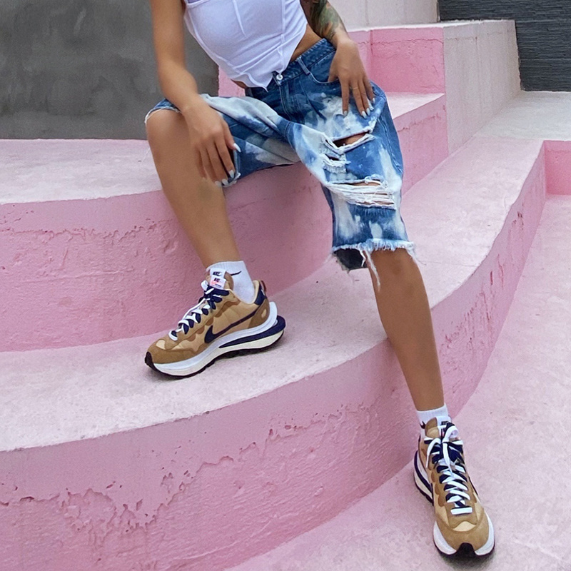 TWOTWINSTYLE Straight Hole Hollow Out Casual Distressed Shorts