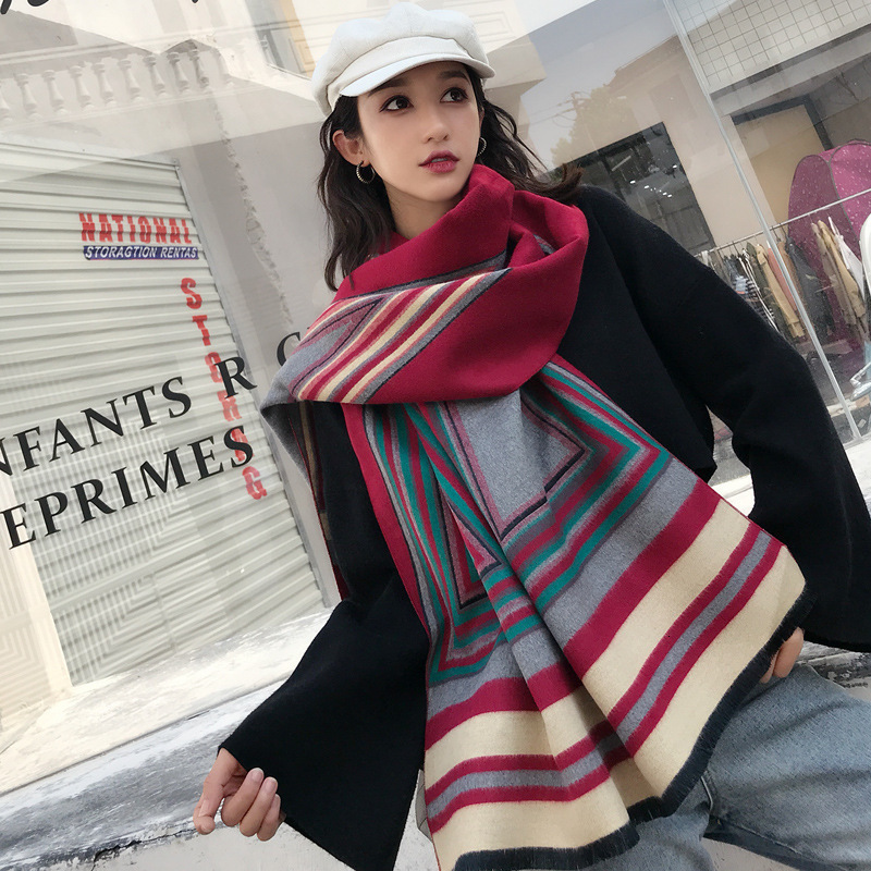 TWOTWINSTYLE Warm Geometric Striped Print Scarf