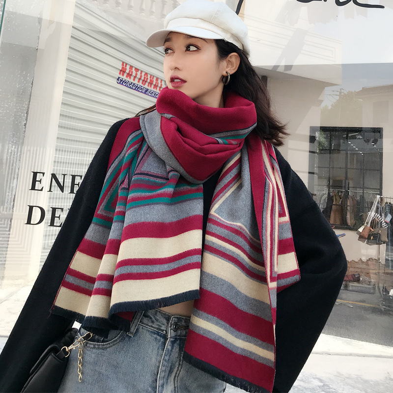 TWOTWINSTYLE Warm Geometric Striped Print Scarf