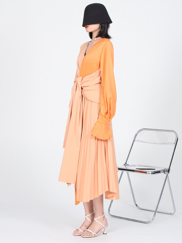 TWOTWINSTYLE Casual Colorblock Dress For Women V Neck Long Flare Sleeve Sashes High Waist Midi Pleated Dresses Female Spring New