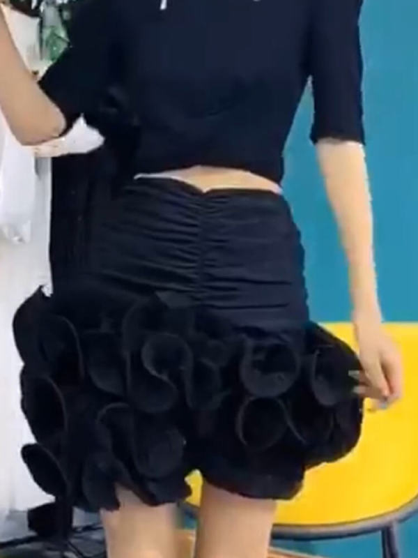 TWOTWINSTYLE  High Street Black Asymmetrical Hem Skirt For Women High Waist Ruffle Fold Pleated Skirts Female 2022 Summer Clothing