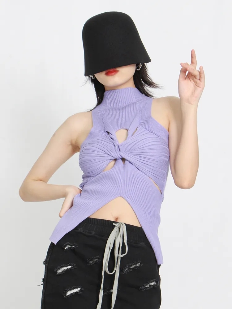 TWOTWINSTYLE Cut Out Round Collar Sleeveless Minimalist Knitting Vest
