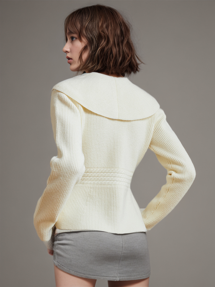 TWOTWINSTYLE New Lapel Wool Apricot Sweater