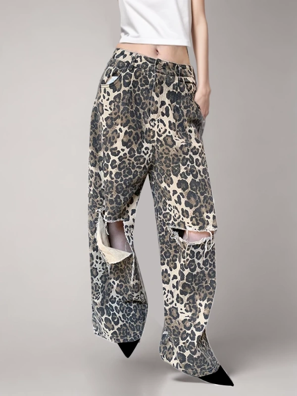 TWOTWINSTYLE Leopard Print Distressed Jeans
