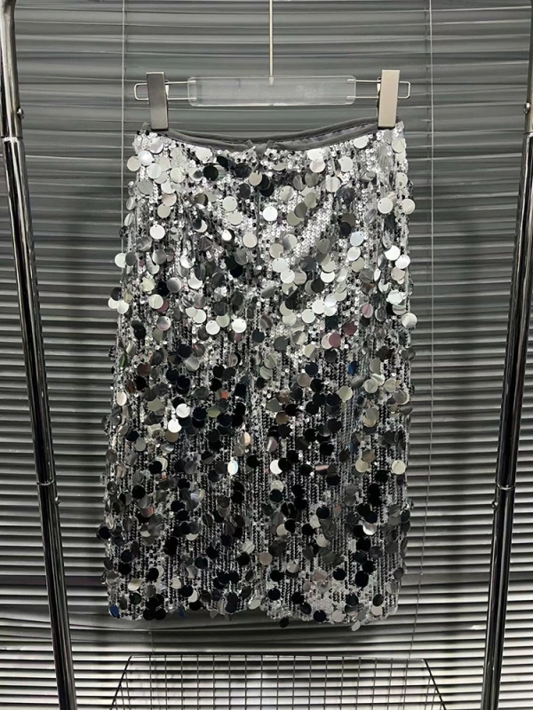 TWOTWINSTYLE Sequin A line Straight Skirt   High Waist  With Silver