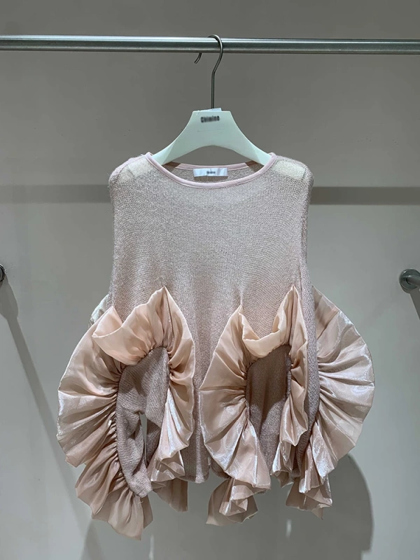 TWOTWINSTYLE Round Neck Ruffle Edge Spliced Knitted Sweater