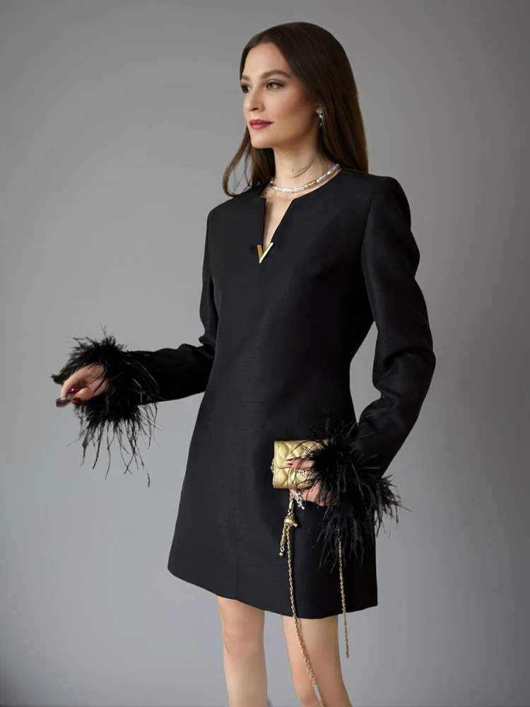 Teotwin Style TWOTWINSTYLE Casual V Neck Long Sleeve Patchwork Feather Mini Dress