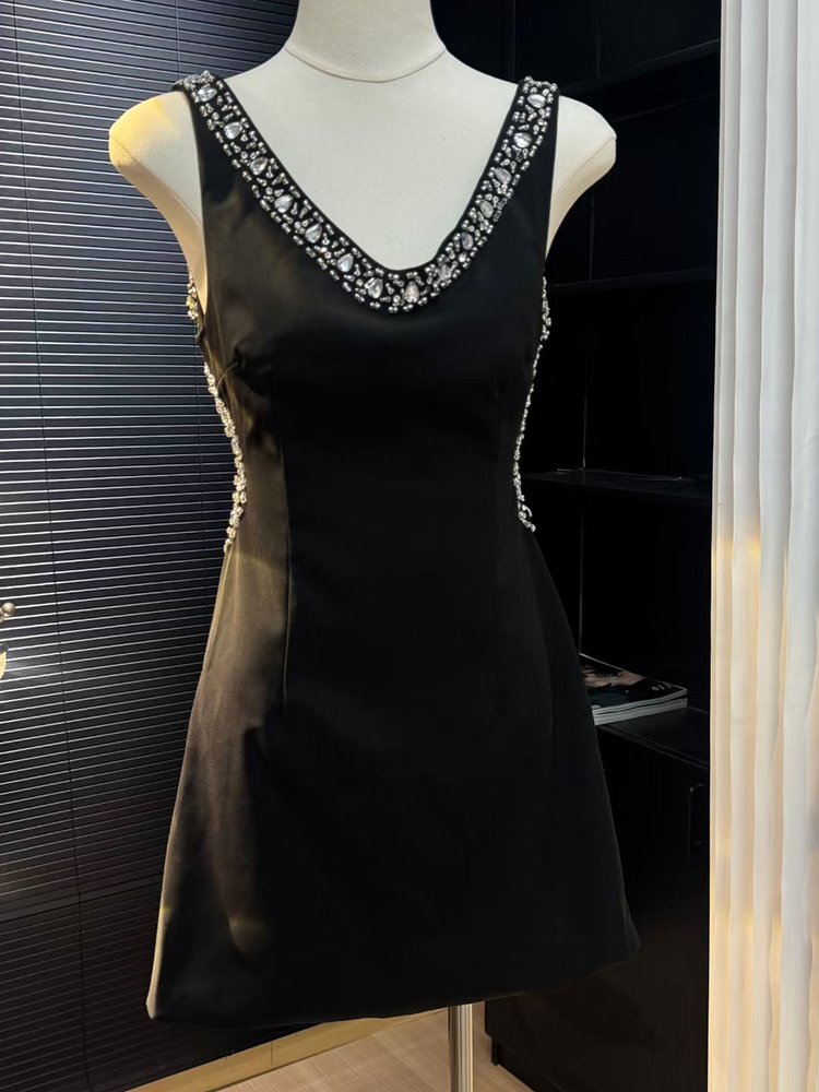 TWOTWINSTYLE Sexy Temperament Backless Dress