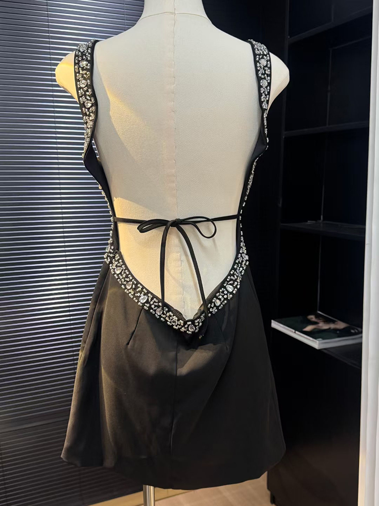 TWOTWINSTYLE Sexy Temperament Backless Dress