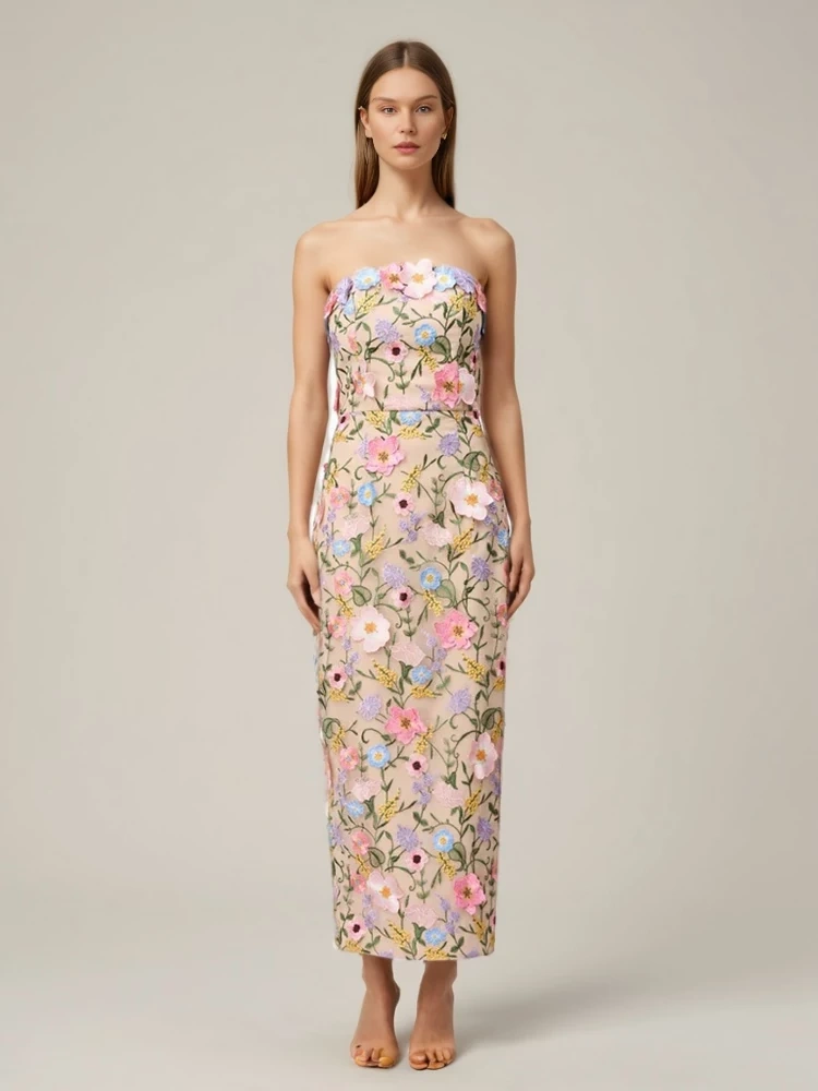 TWOTWINSTYLE Embroidered Flolwer Strapless Maxi Dress