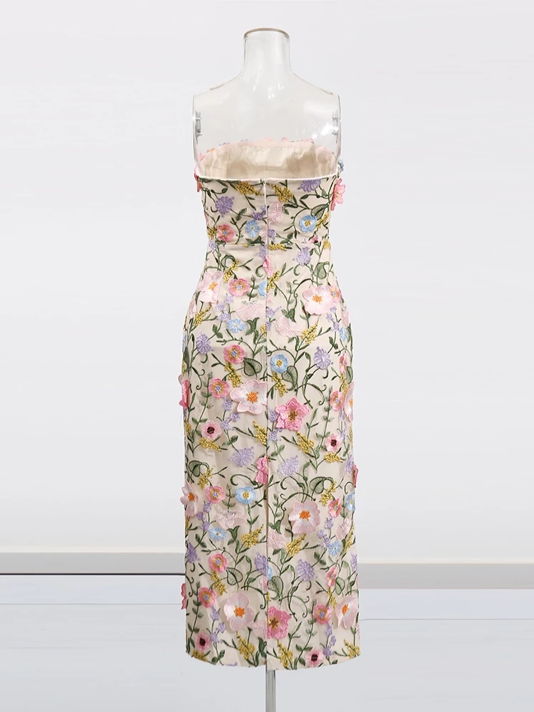 TWOTWINSTYLE Embroidered Flolwer Strapless Maxi Dress