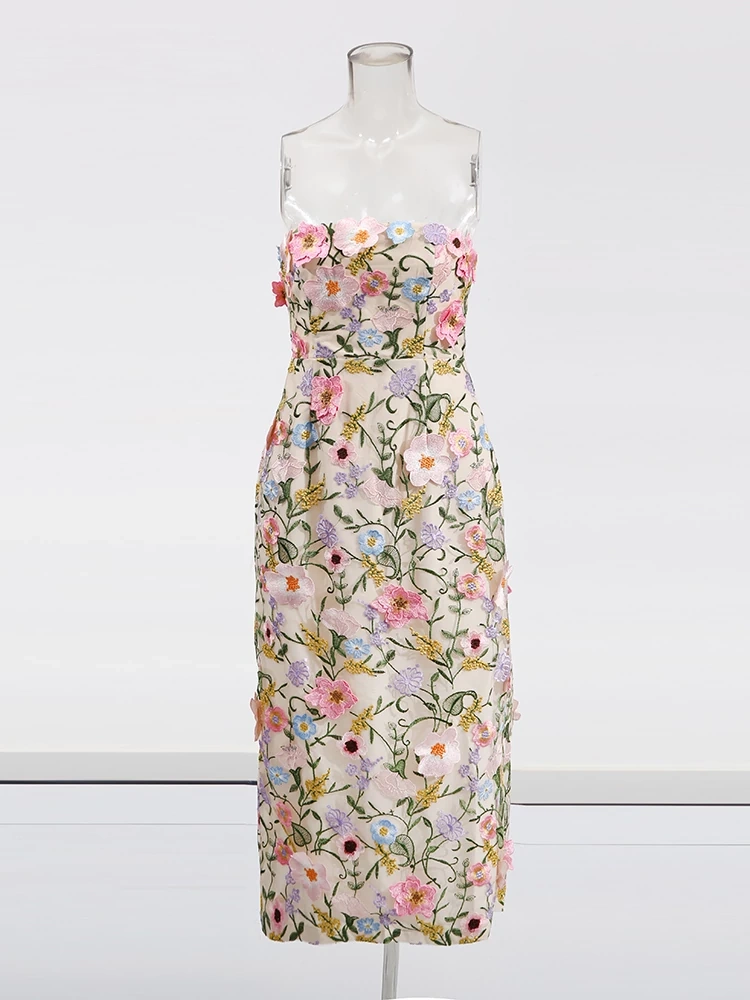 TWOTWINSTYLE Embroidered Flolwer Strapless Maxi Dress
